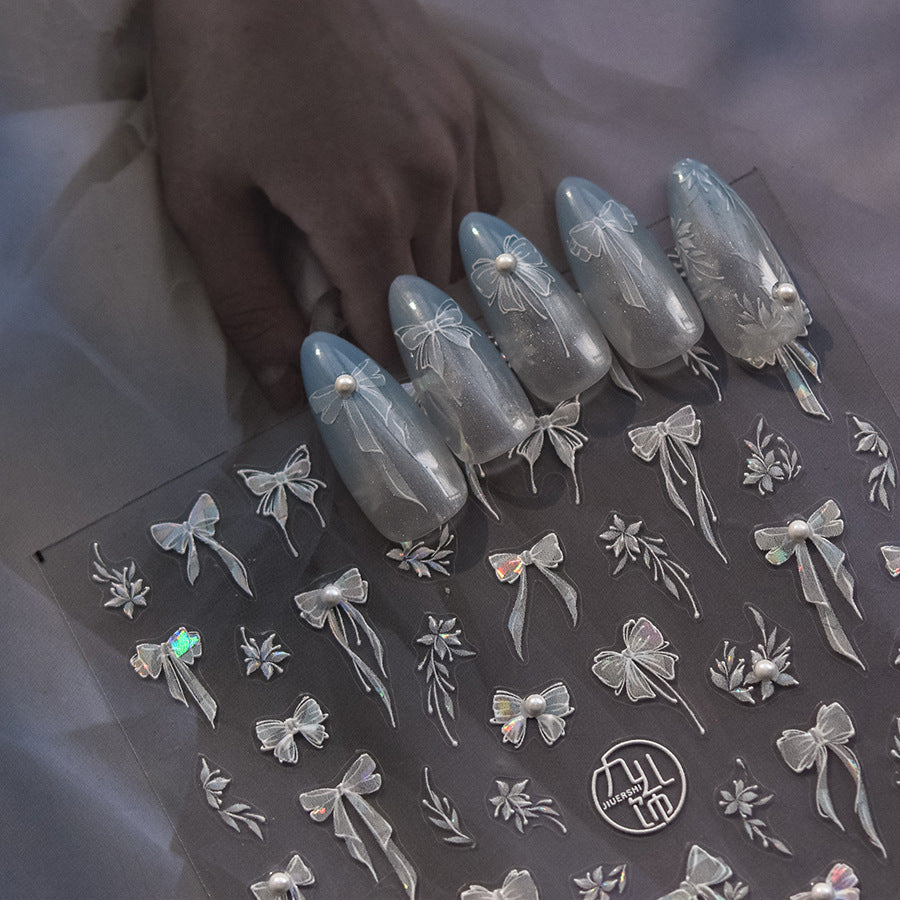 白色優雅系列：「蝴蝶結與水晶」— 3D 浮雕指甲貼
