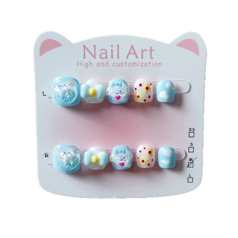 365nails：「Cinnamoroll Cloud Dream」—手工製可愛短款橢圓形穿戴甲，Cinnamoroll 與花朵圖案