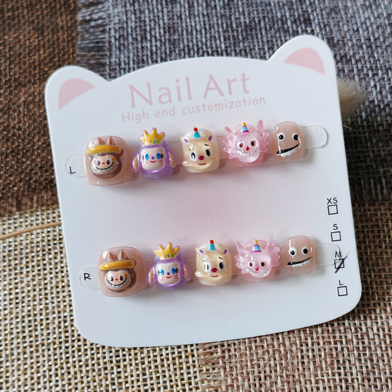 365nails：「Labubu Carnival」手工製可愛短款橢圓形穿戴甲 — Labubu & Friends 角色設計