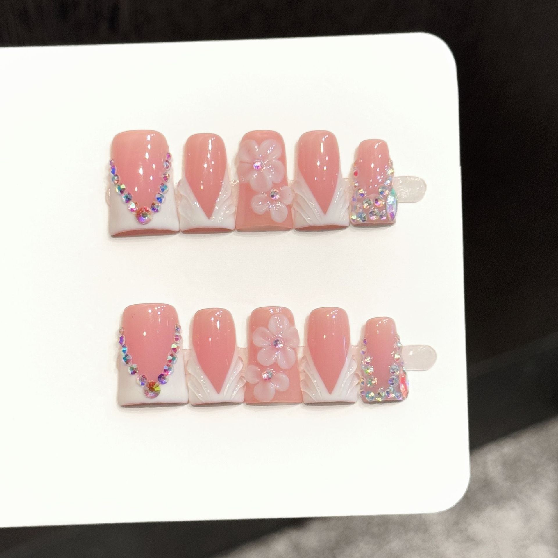 365nails: "Voile de fleurs" – Fleurs 3D et cristaux, fait main, ongles press-on forme coffin