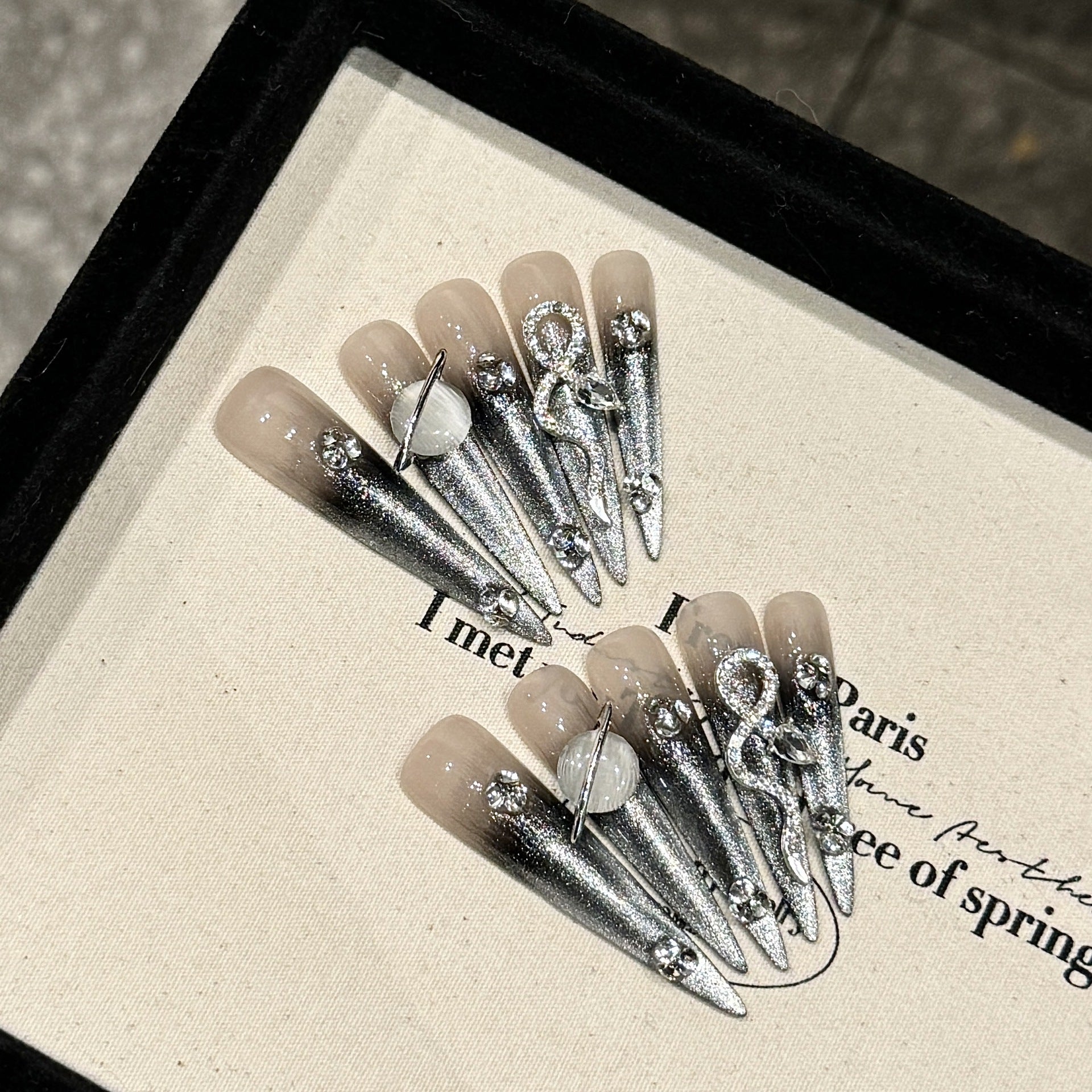 365nails: "Chrome Serpent" – 3D Snake Sculpture & Silver Glitter Handmade Stiletto Nails