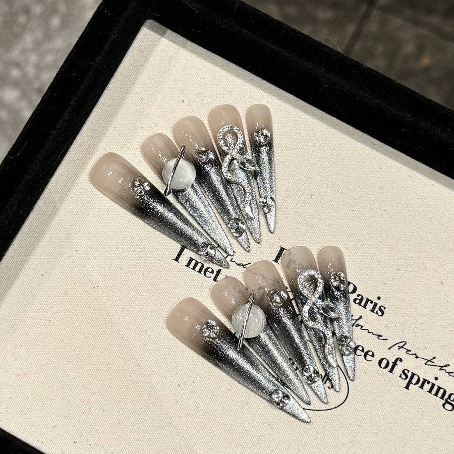 365nails: "Chrome Serpent" – 3D Snake Sculpture & Silver Glitter Handmade Stiletto Nails