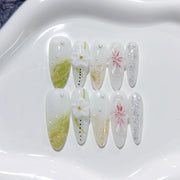 365nails-Serene Garden：「翡翠百合」— 長款杏仁形手工製甲片