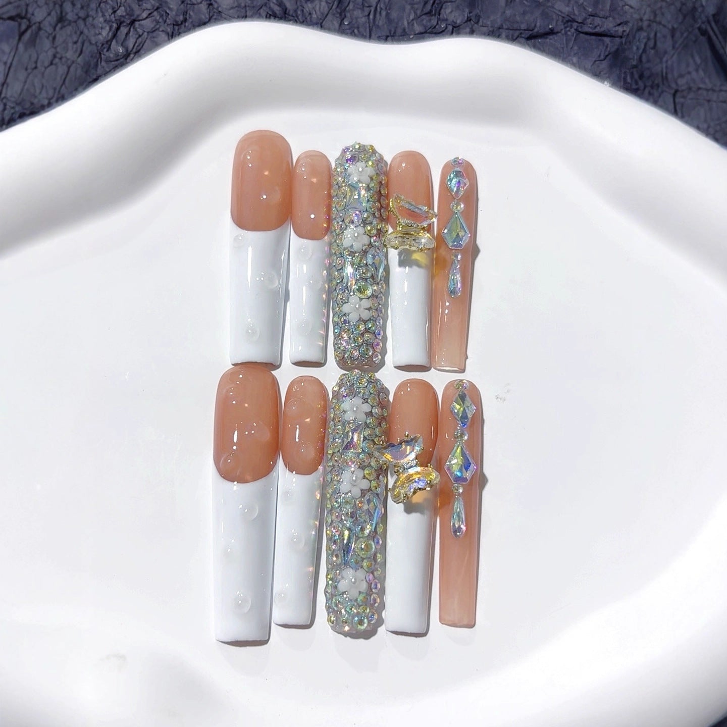 裸色法式蝴蝶水鑽奢華穿戴甲