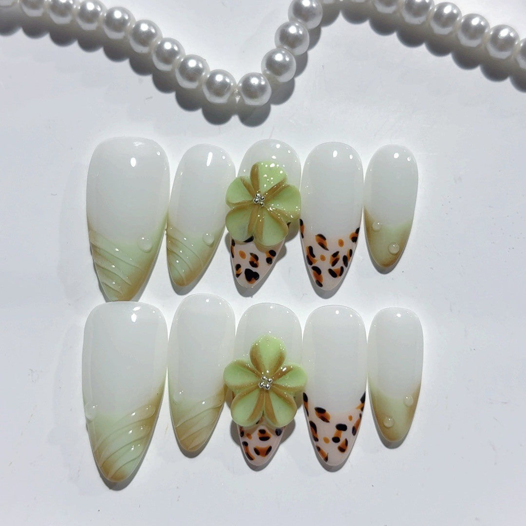 365nails - 新鮮三葉草：豹紋三葉草 — 杏仁形 手工製 立體雕刻 穿戴甲
