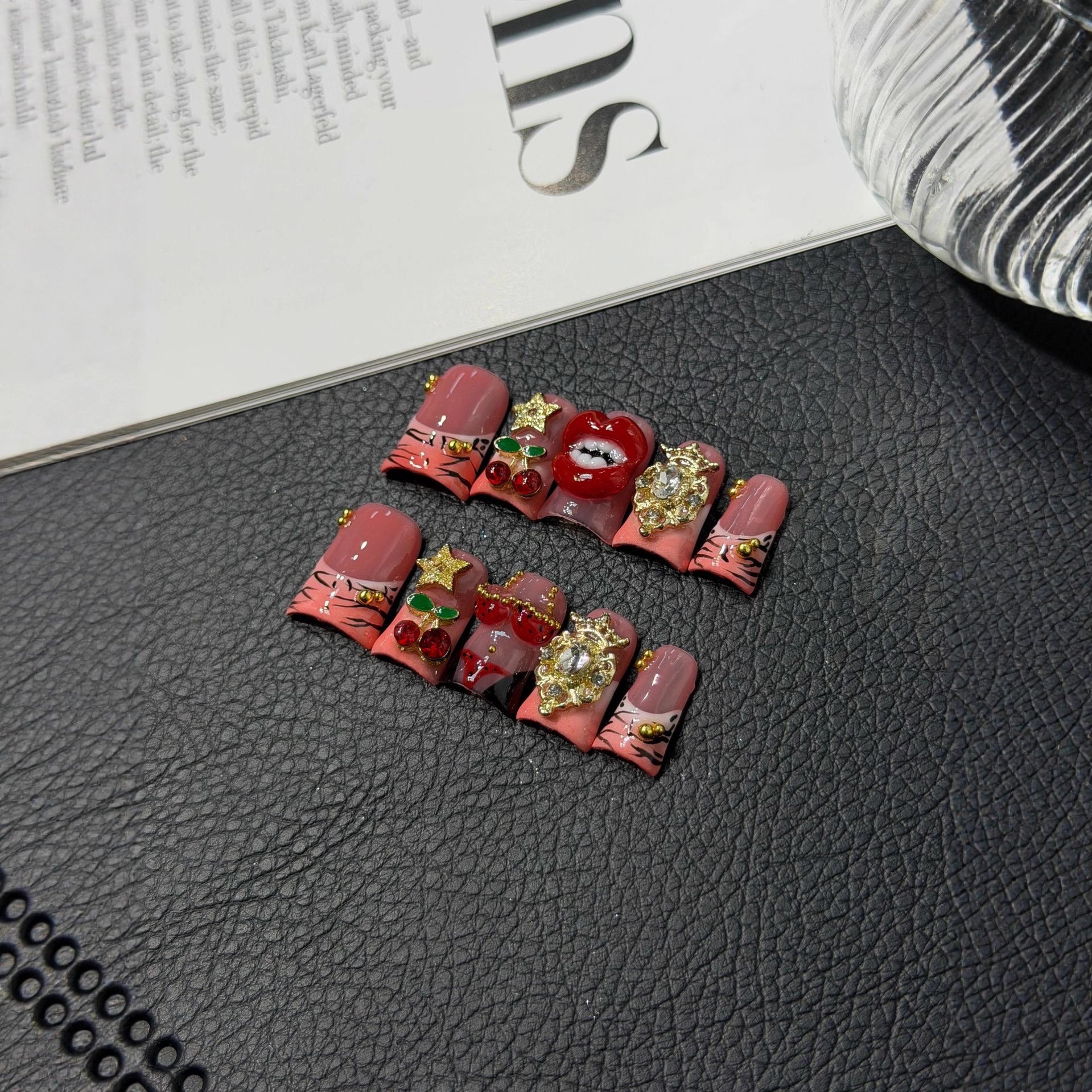 365nails: "Imperial Bloom" – Unhas Quadradas 3D Artesanais Douradas Florais e de Folhas