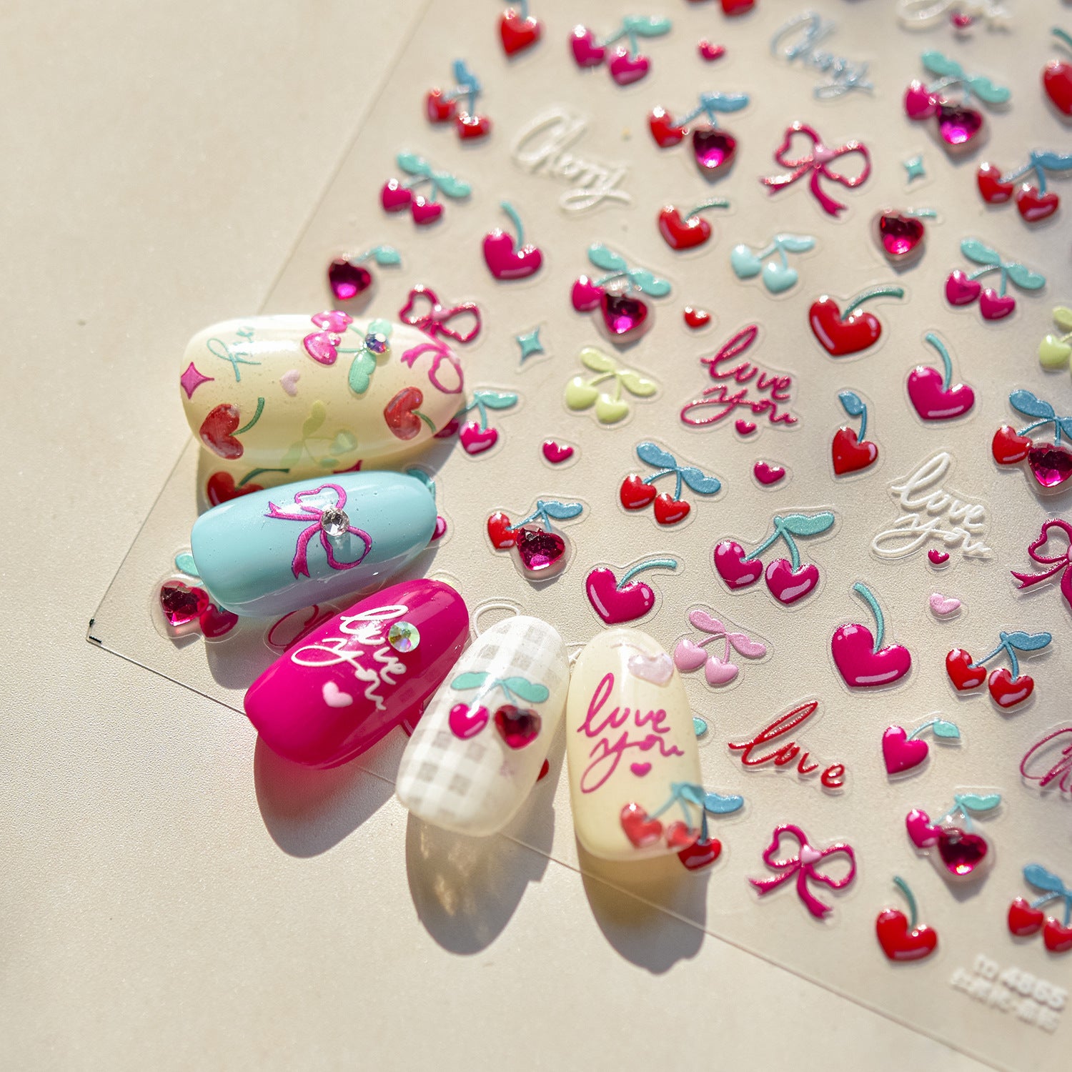 365nails: "라인스톤 체리 & 리본" – 네일 아트 스티커