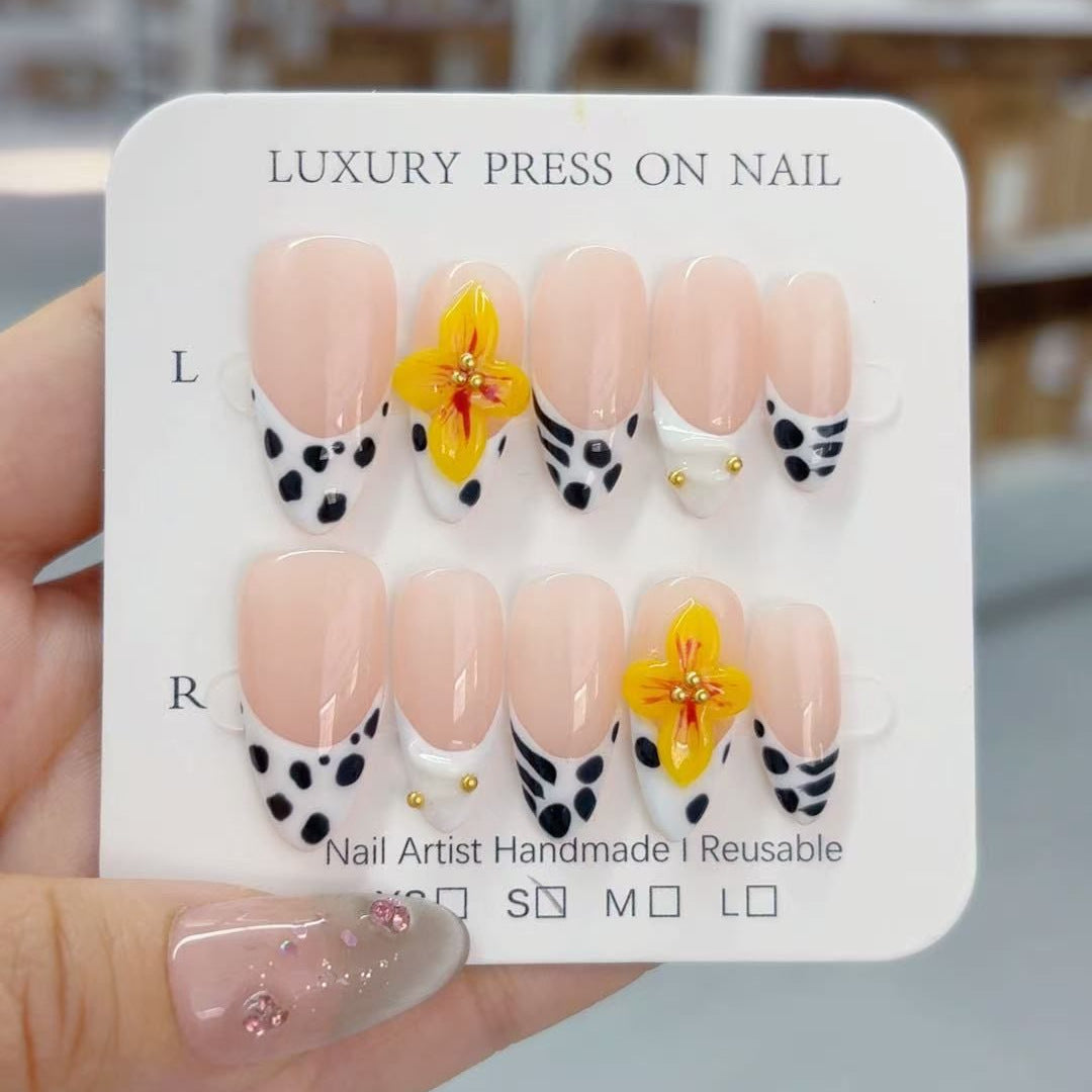 Wild Bloom: "Dalmation Tulip" – Almond Press-Ons