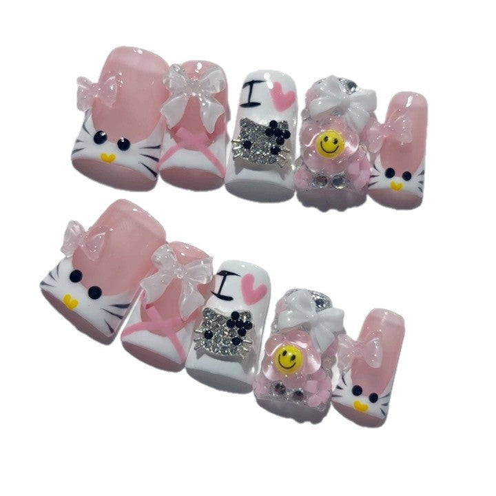 귀여운 카와이: "Hello Kitty Sweetheart" – 숏 스퀘어형 핑크 & 화이트 캐릭터 수제 프레스온 네일