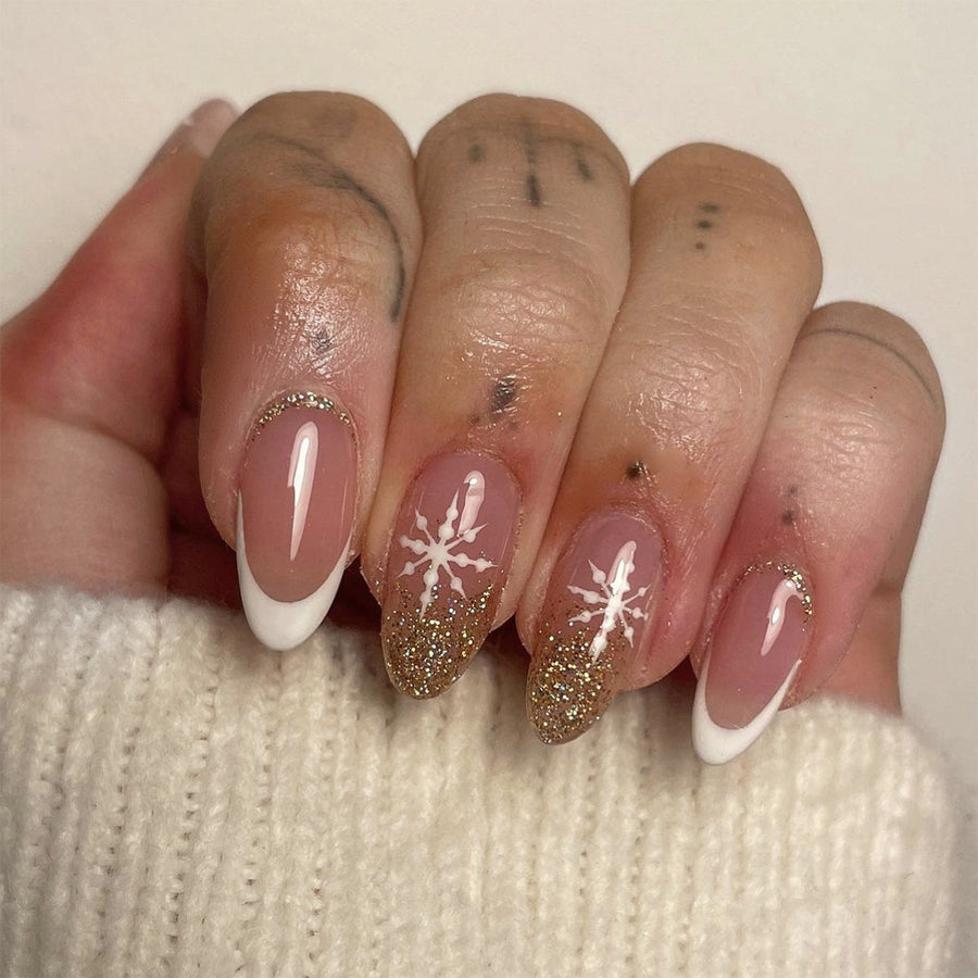 Uñas francesas blancas sencillas con diseño de copos de nieve navideños, uñas postizas cortas con purpurina dorada, venta al por mayor | 365nails