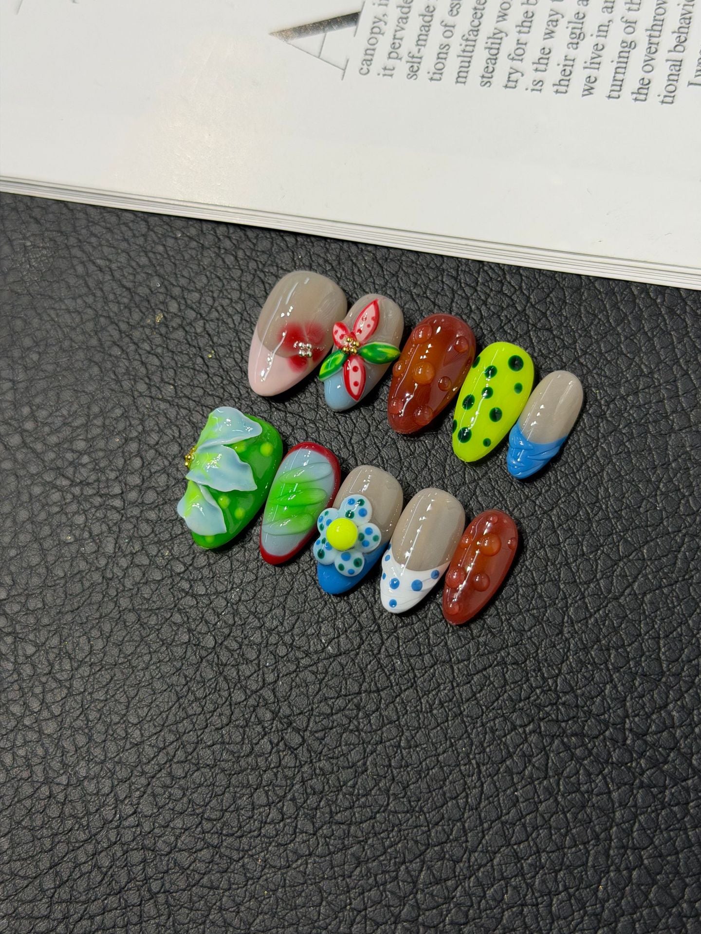 365nails: "몽환의 꽃" – 3D 플로럴 수제 아몬드형 프레스온 네일