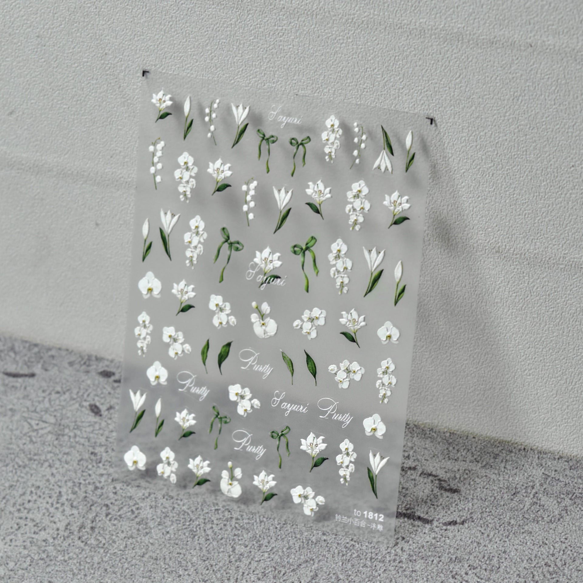 Delicate White Blossoms – Minimalist Floral Nail Art Set