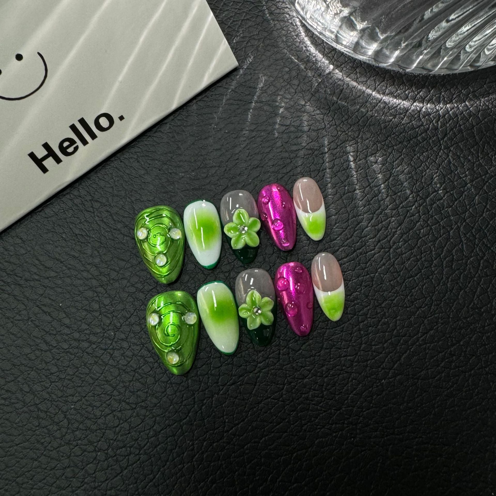 365nails: Jardin émeraude – ongles press-on forme amande, fait main, motif floral 3D