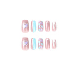 Unhas de armadura com acabamento em bolinhas brancas flamejantes e vento, unhas de armadura com glitter dourado, amor, rosa, azul e flor ｜365nails