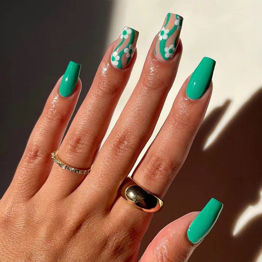 Nail Art  Wholesale Short Green Wave White Flower  Art Nail Piece ｜365nails