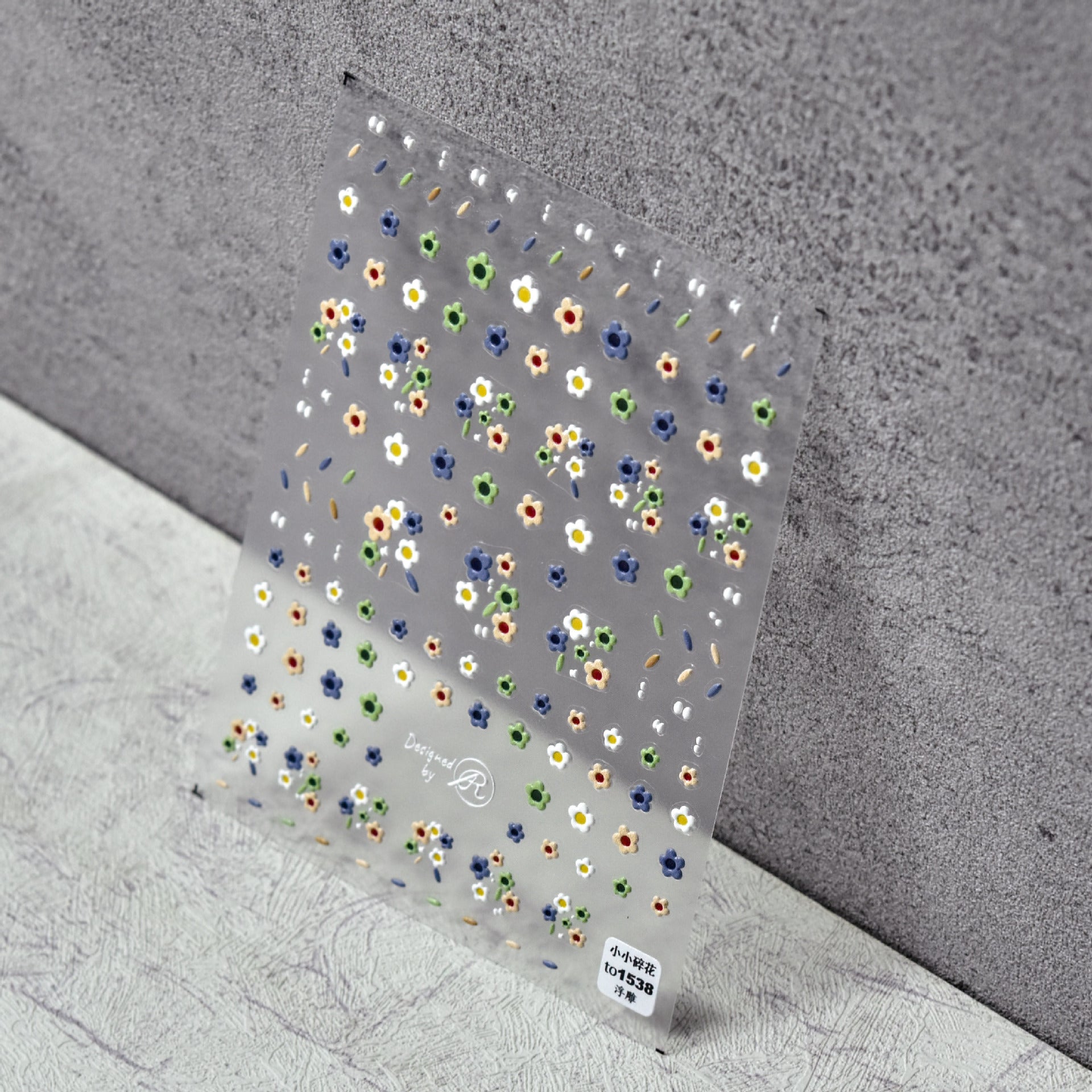 Tiny Floral Burst – Delicate Nail Art Set