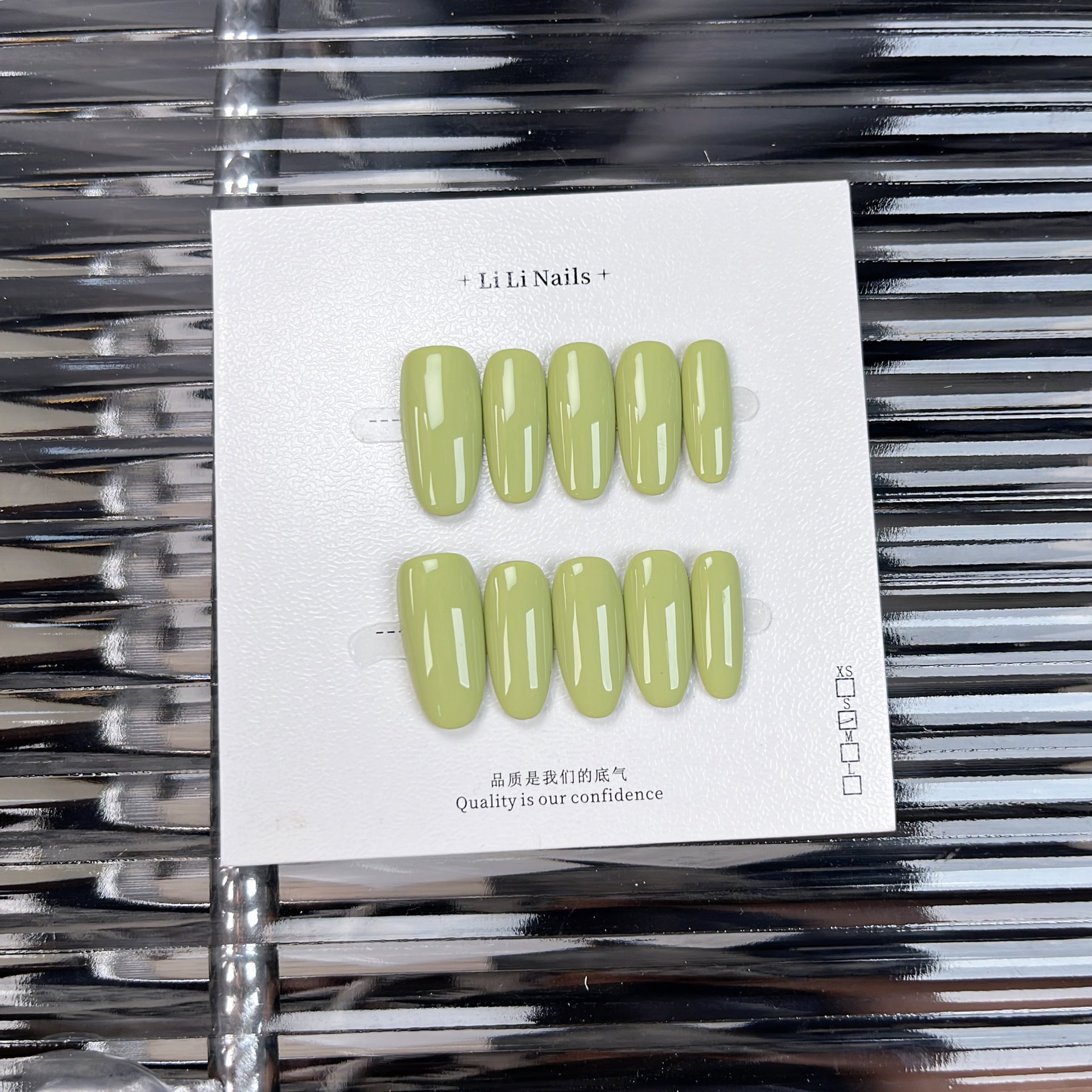 The Essential Solids | Medium Oval ｜Handmade Press-on Nails