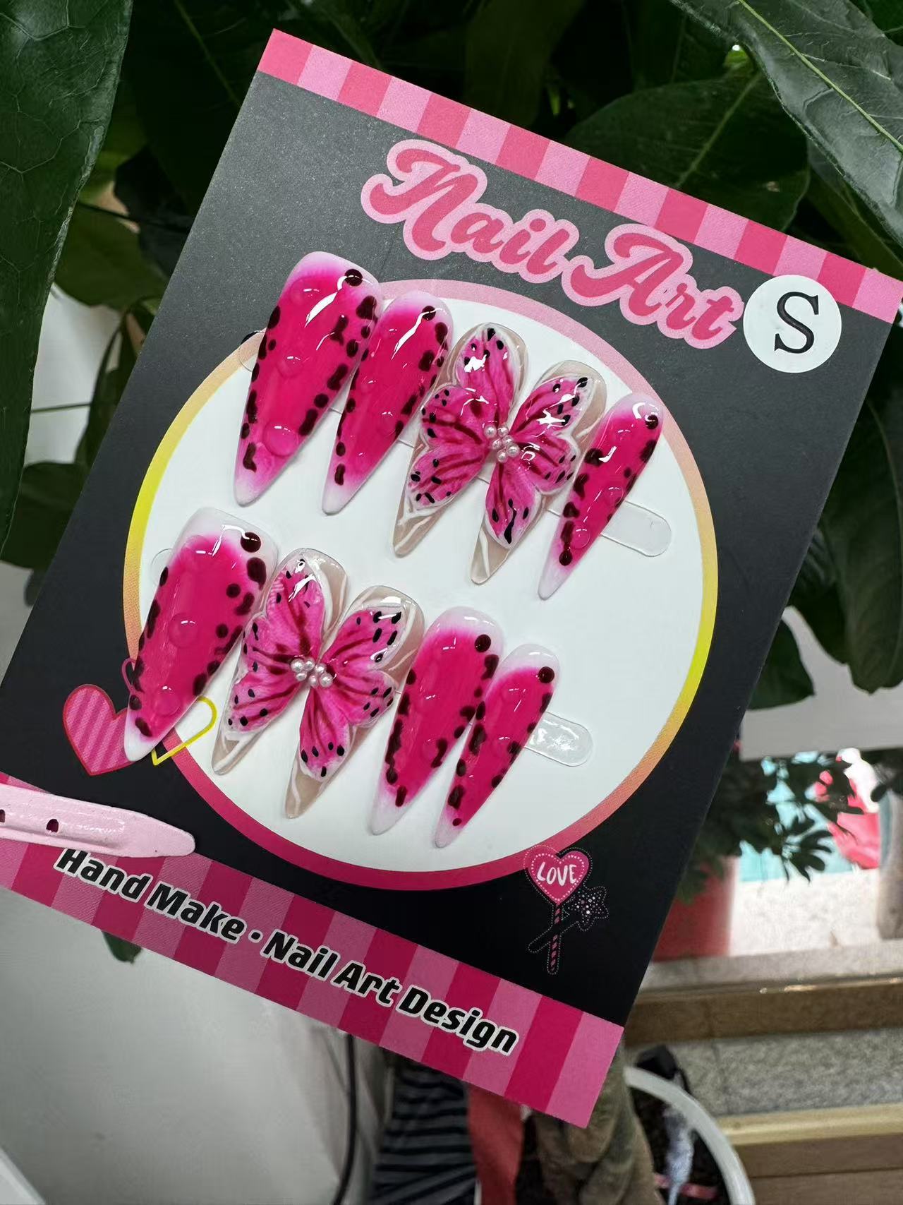 365nails：「粉色幻想」—3D 立體蝴蝶手工製尖形穿戴甲