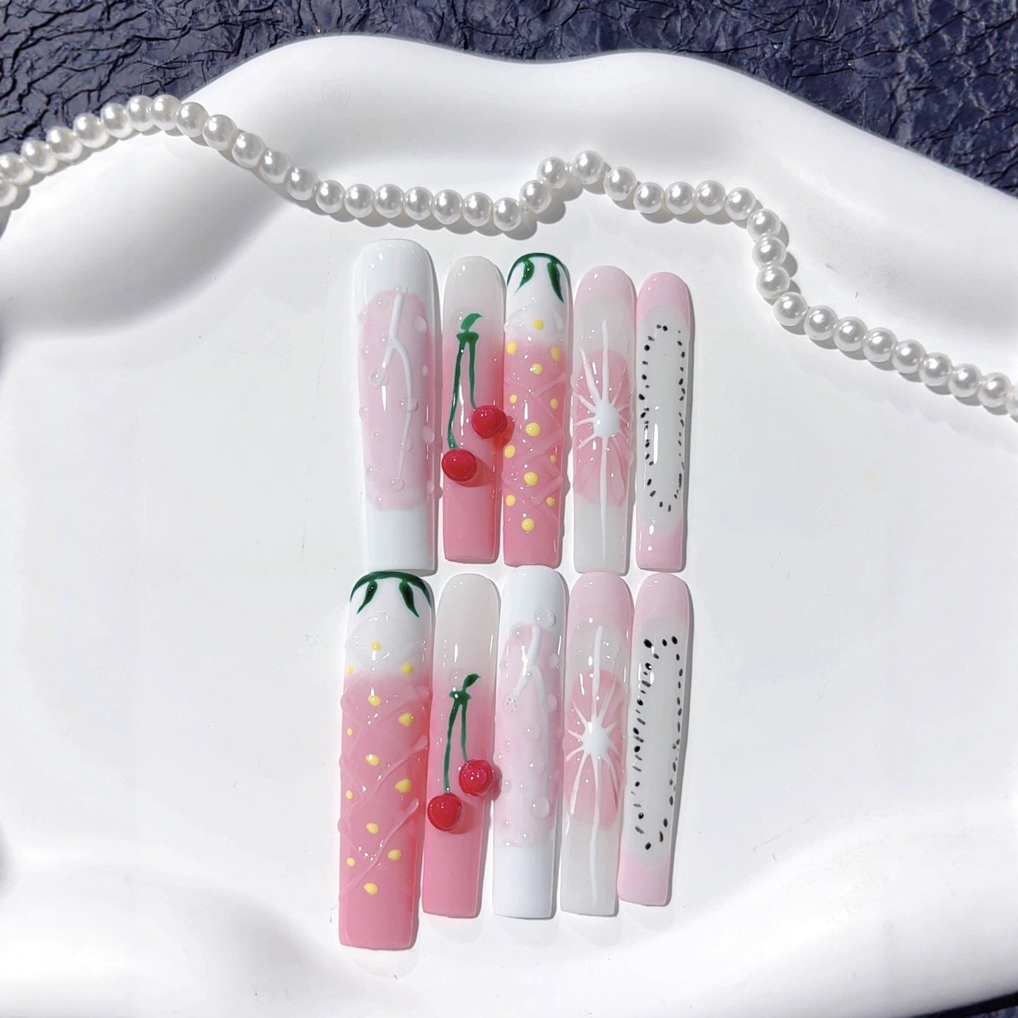 Unhas Postiças em Gel em Tons Pastel Fofas com Gelatina de Fruta de Cereja