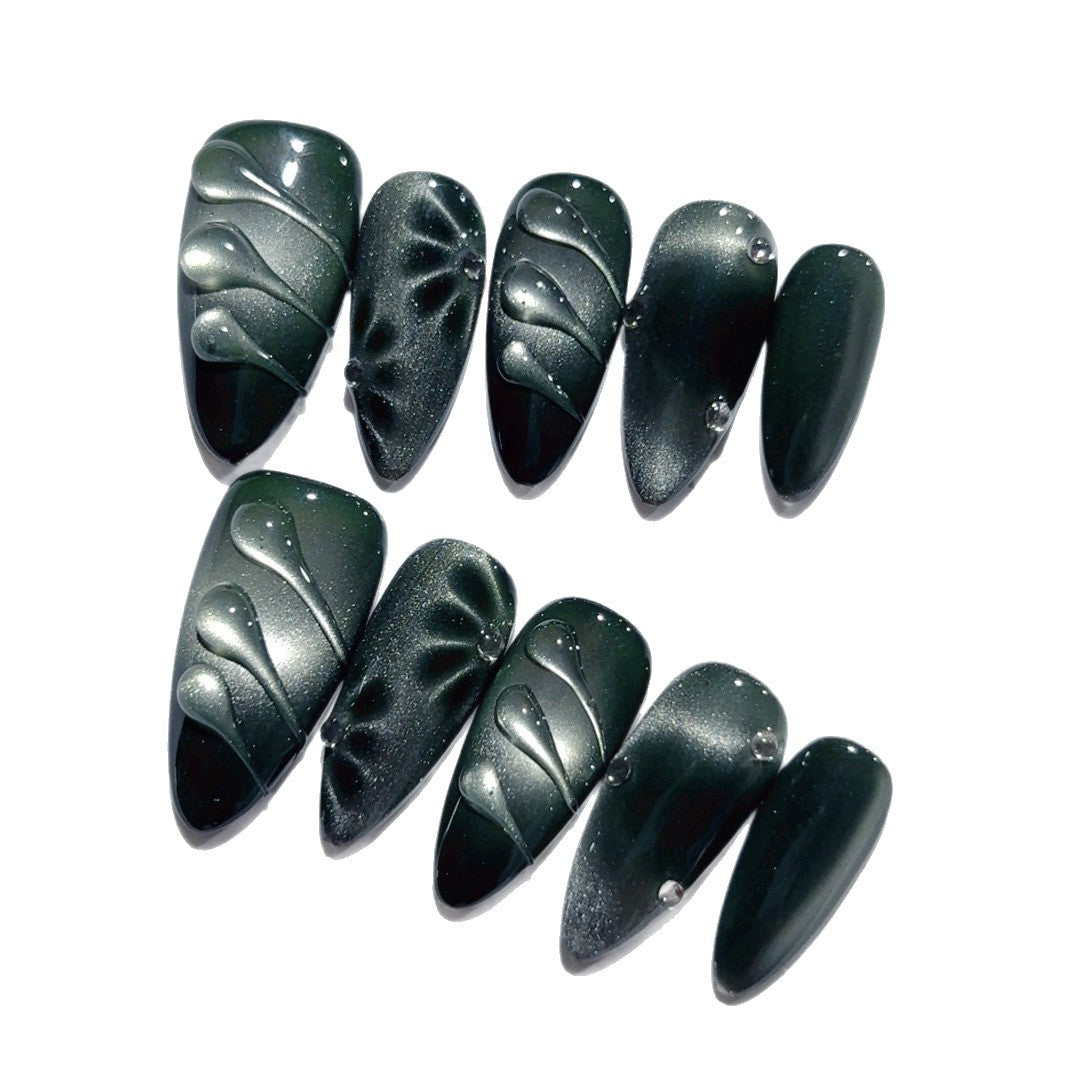 Sussurro Esmeralda: "Cat Eye Bloom" – Unhas Postiças Amendoada
