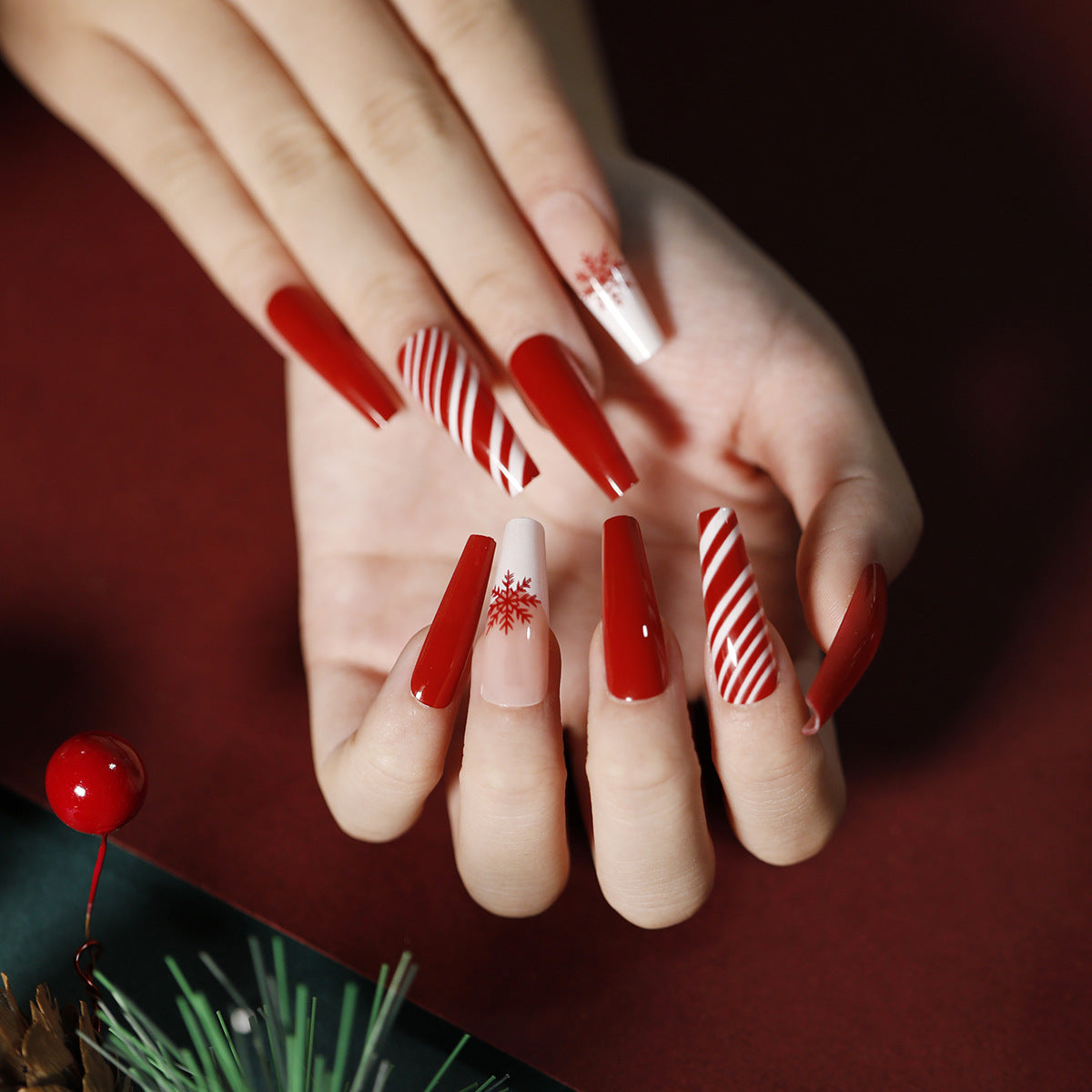 Uñas navideñas con diseño de copos de nieve, diseño de muñeco de nieve, manicura corta con lazo almendrado y uñas largas, venta al por mayor | 365nails