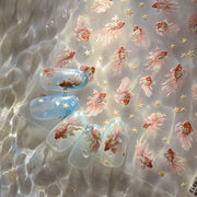 粉色金魚與星空點綴：「天際金魚池」– 5D浮雕指甲貼
