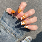 穿戴甲 霧面橘色漸變 甲片 批發 白色火焰法式 甲片｜365nails