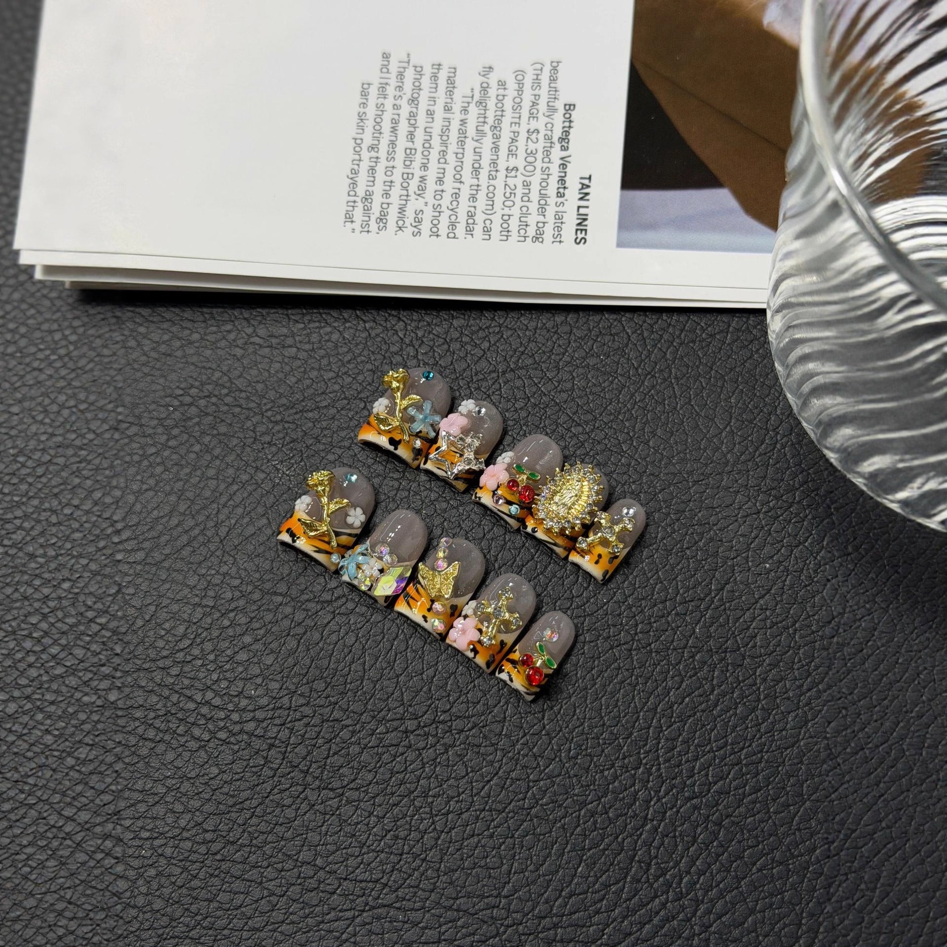 365nails：「珠寶花園」3D 立體花卉與水鑽 手工製 棺材形 穿戴甲