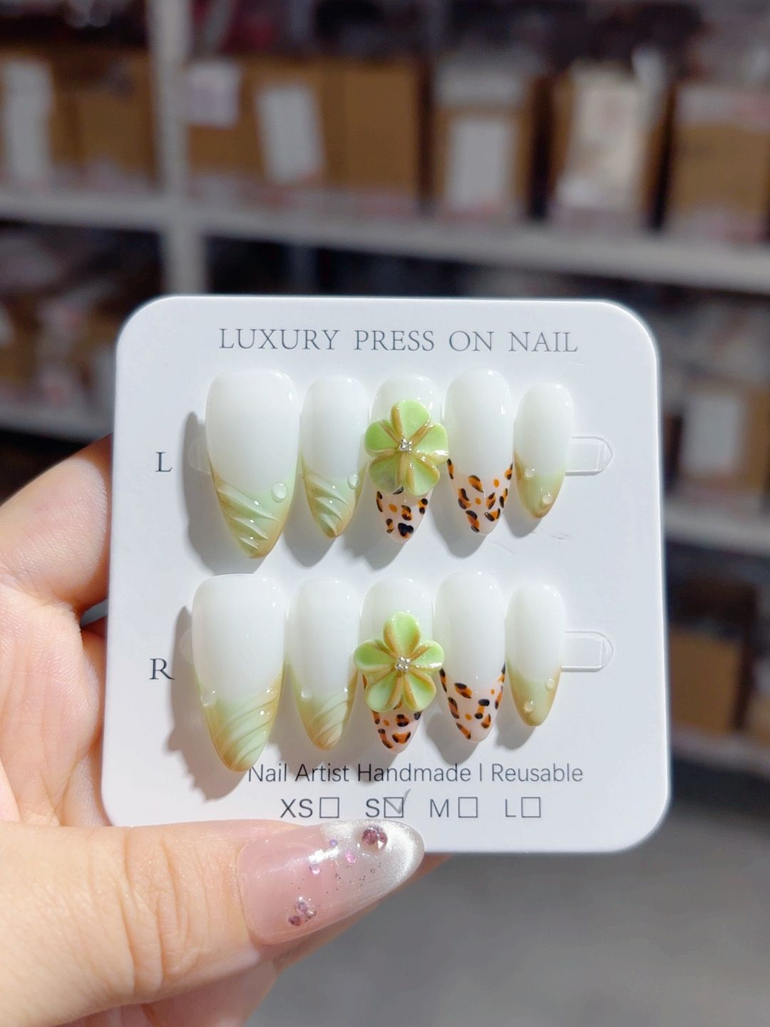 365nails - 新鮮三葉草：豹紋三葉草 — 杏仁形 手工製 立體雕刻 穿戴甲