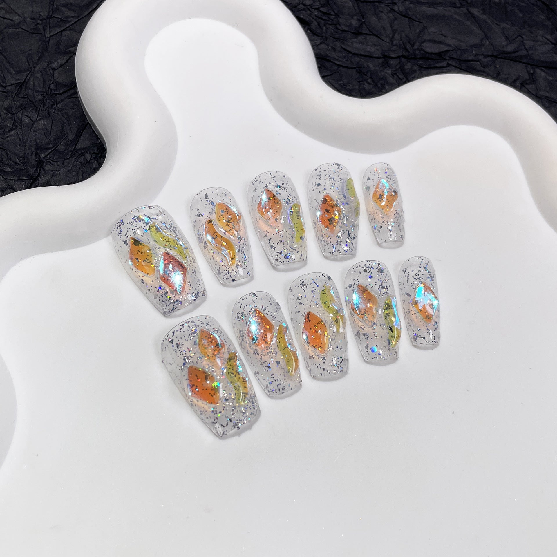 手工製短款穿戴甲：暖光精靈與極光水鑽成品｜365nails