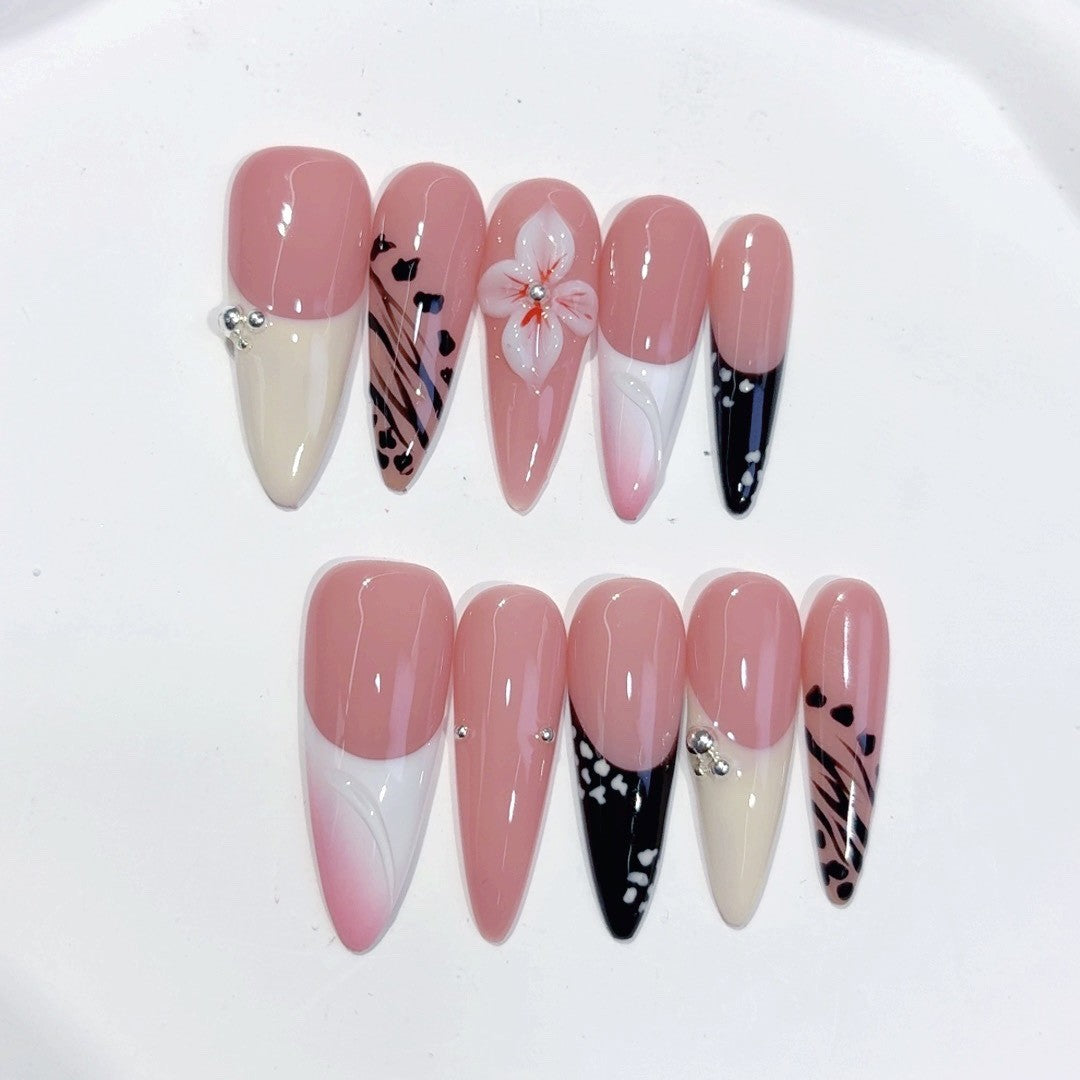 Léopard Blush : "Rose Floraison" – Ongles press-on fait main forme amande mi-long