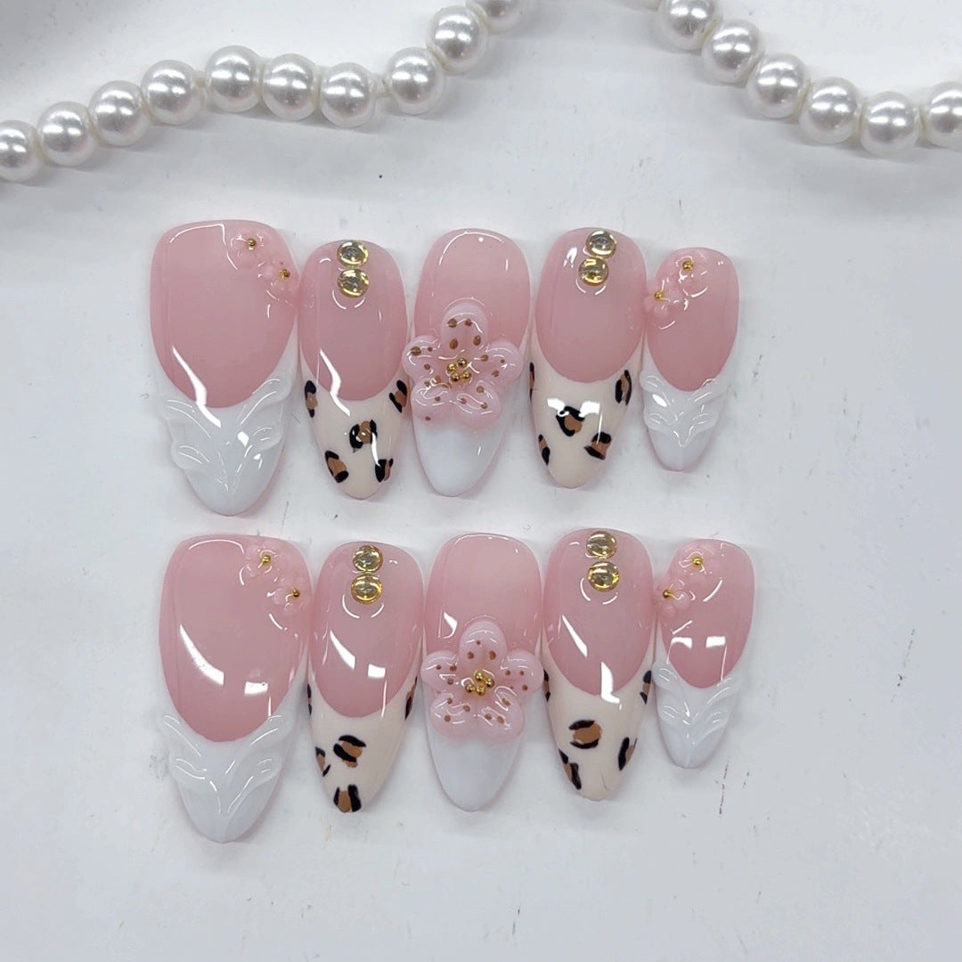 Dálmata Fofo: "Blush Spot" – Unhas Postiças Amendoada