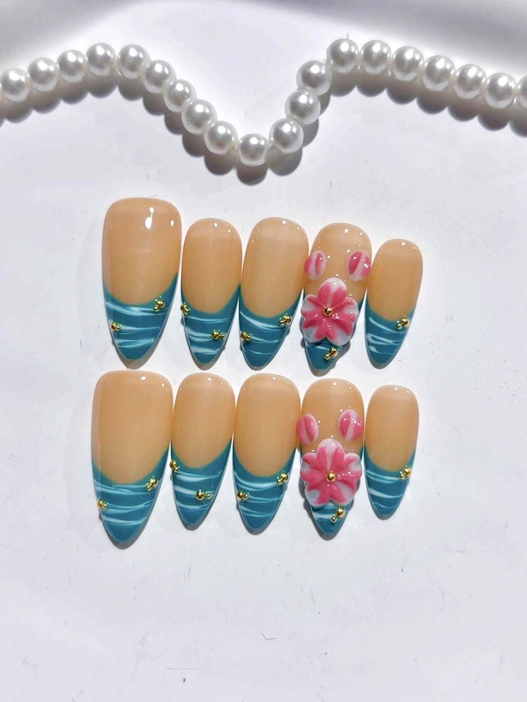 365nails - 海灘波紋：「青綠波浪與花卉」— 長款杏仁形手工製穿戴甲