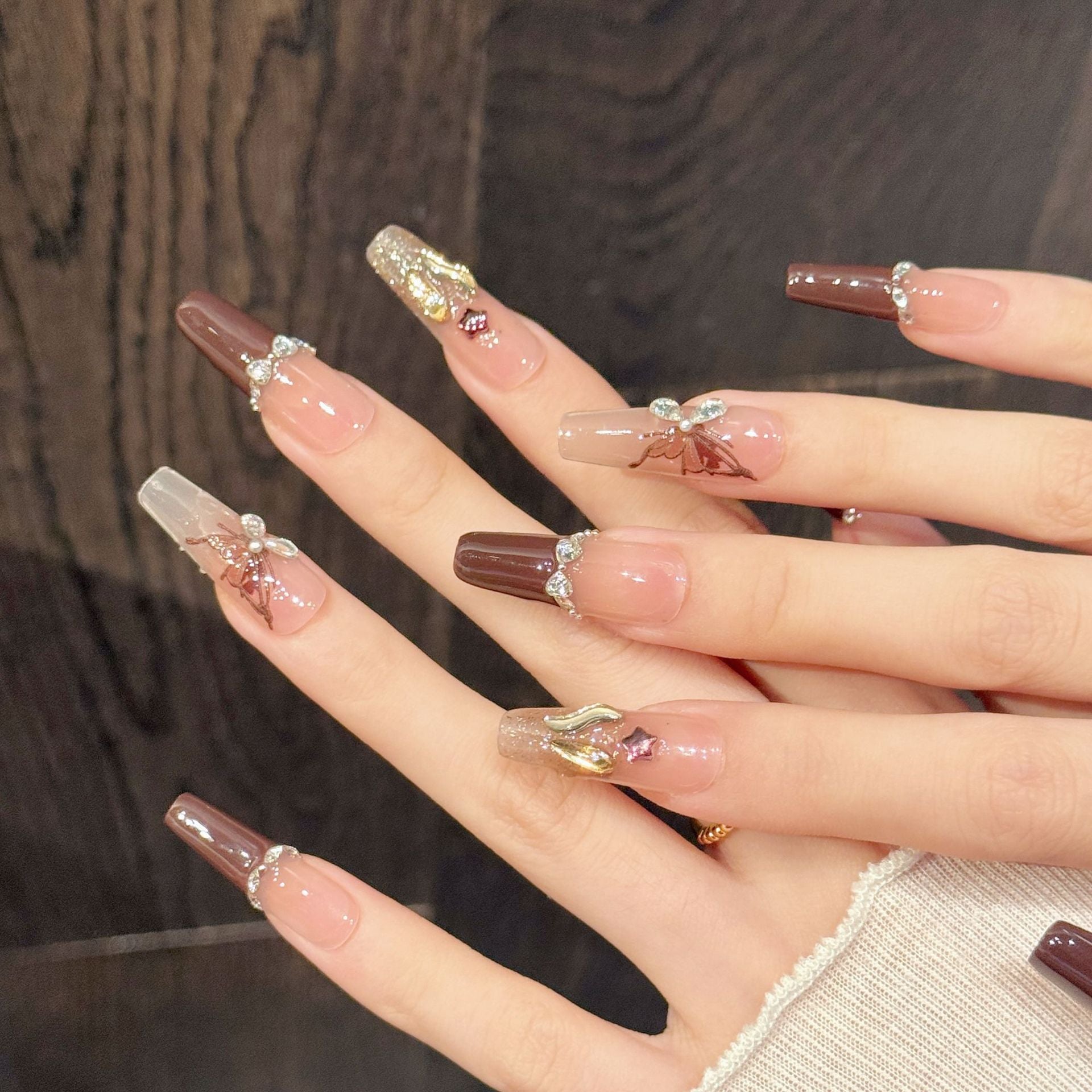 Elegant Brown Crystal Accent Press On Nails