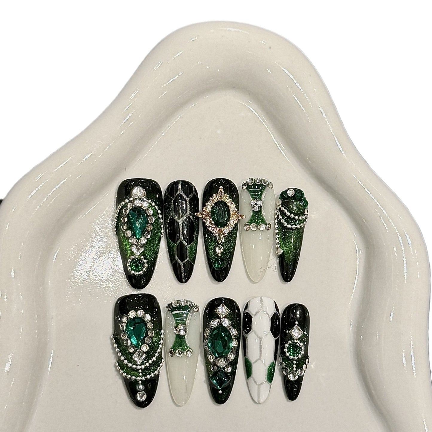 Advanced Handmade Wear nails High-end Boutique Medusa Factory | 365nails