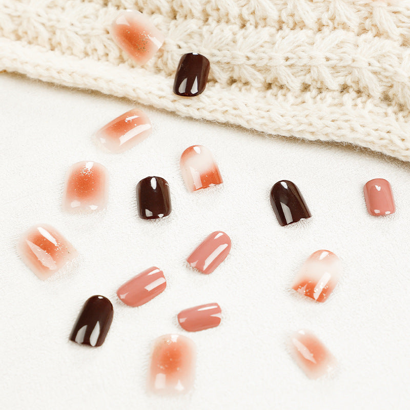 濃茶咖啡色與白色成品穿戴甲（批發）｜365nails