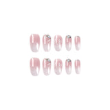 Pieza de arte de uñas rosa y blanco con cambio gradual, uñas postizas cortas con pétalos de diamantes de imitación, parche para uñas postizas, uñas postizas al por mayor | 365nails
