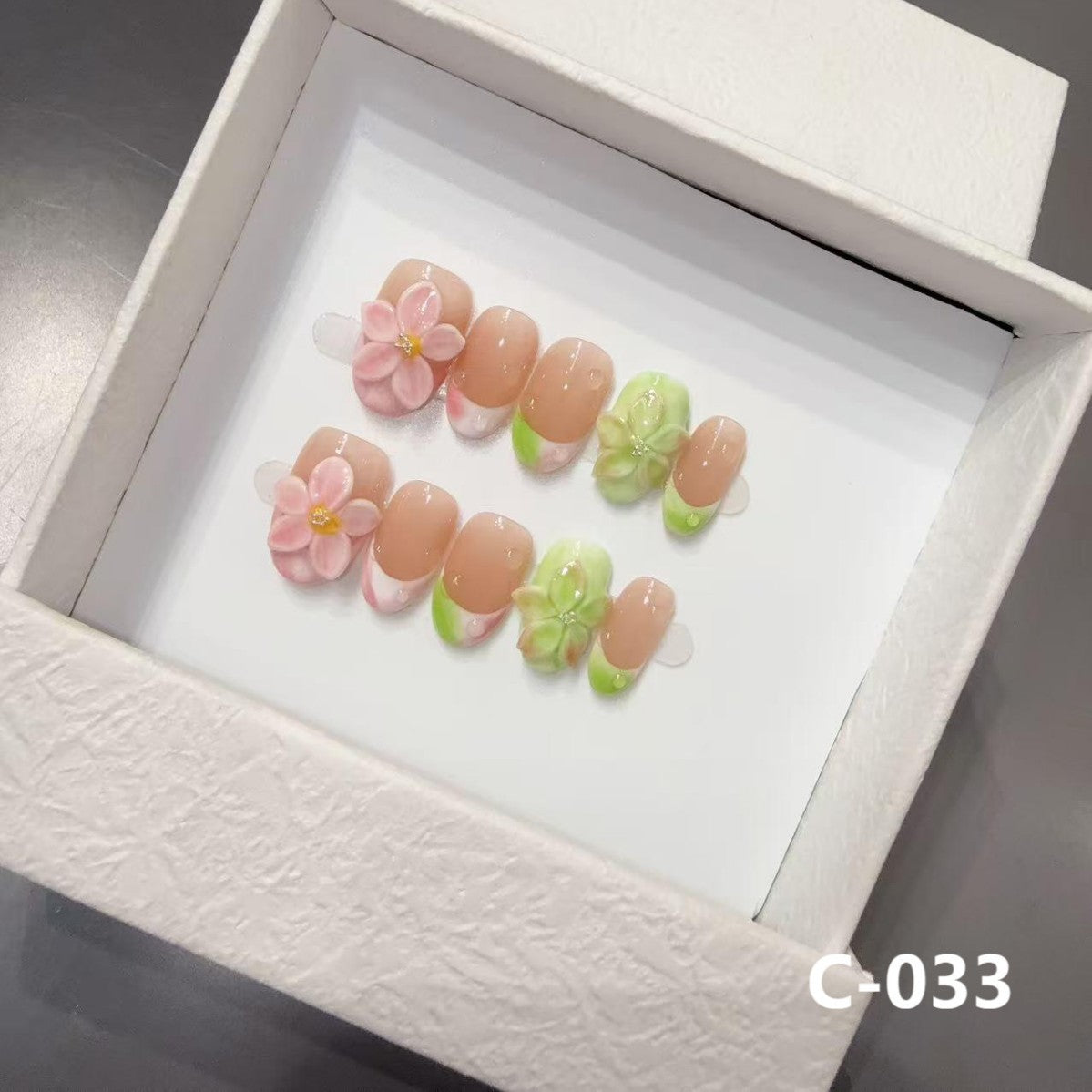 365nails: "봄꽃" – 3D 플로럴 수제 아몬드형 네일