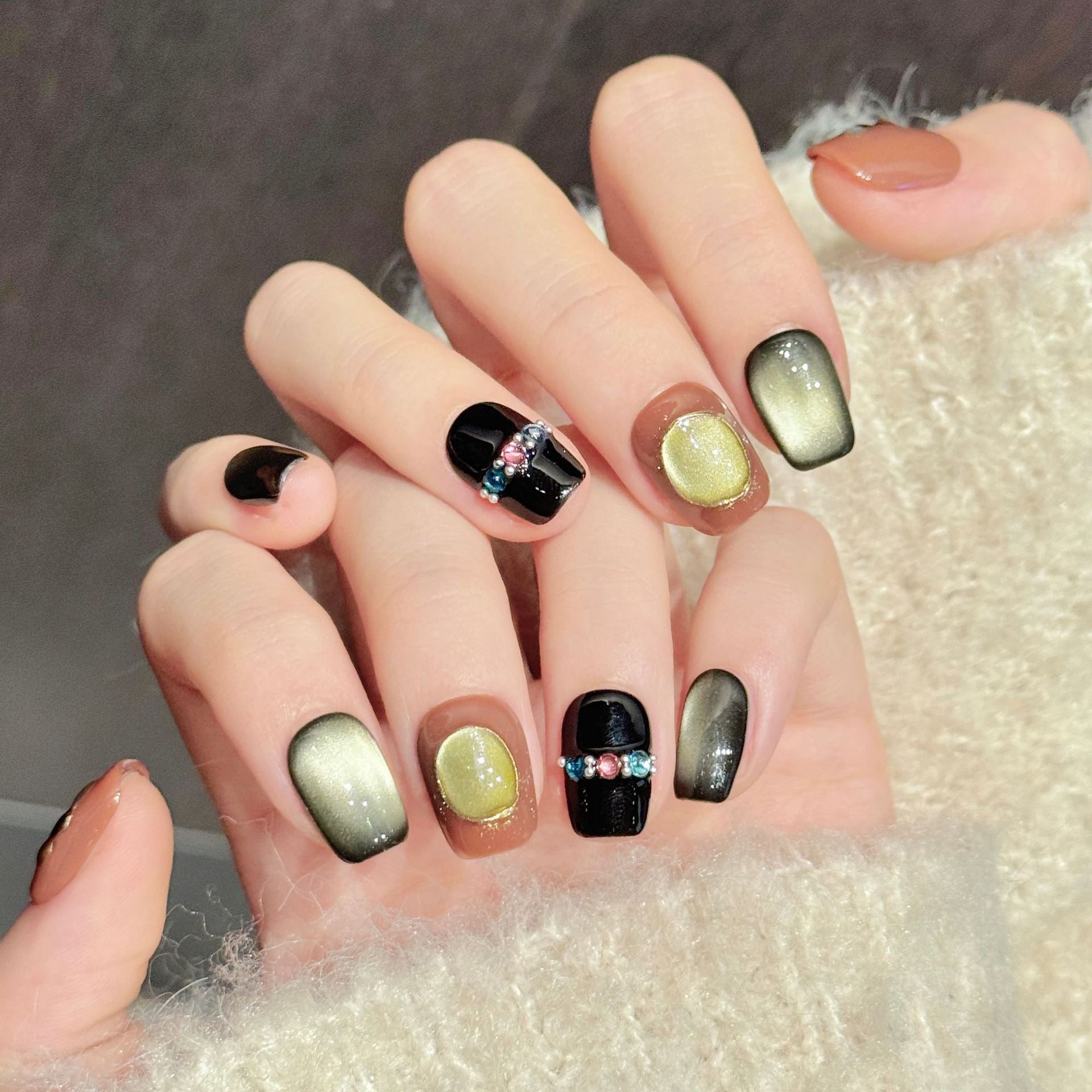 Red Black Cat Eye Short Press On Nails