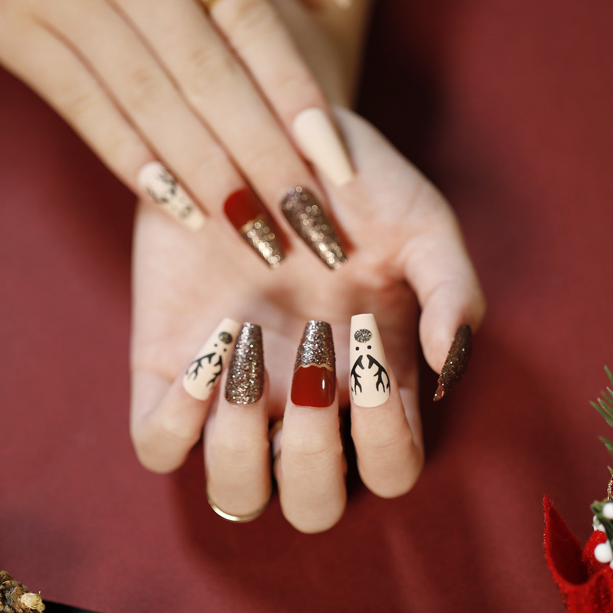 Uñas navideñas con diseño de copos de nieve, diseño de muñeco de nieve, manicura corta con lazo almendrado y uñas largas, venta al por mayor | 365nails