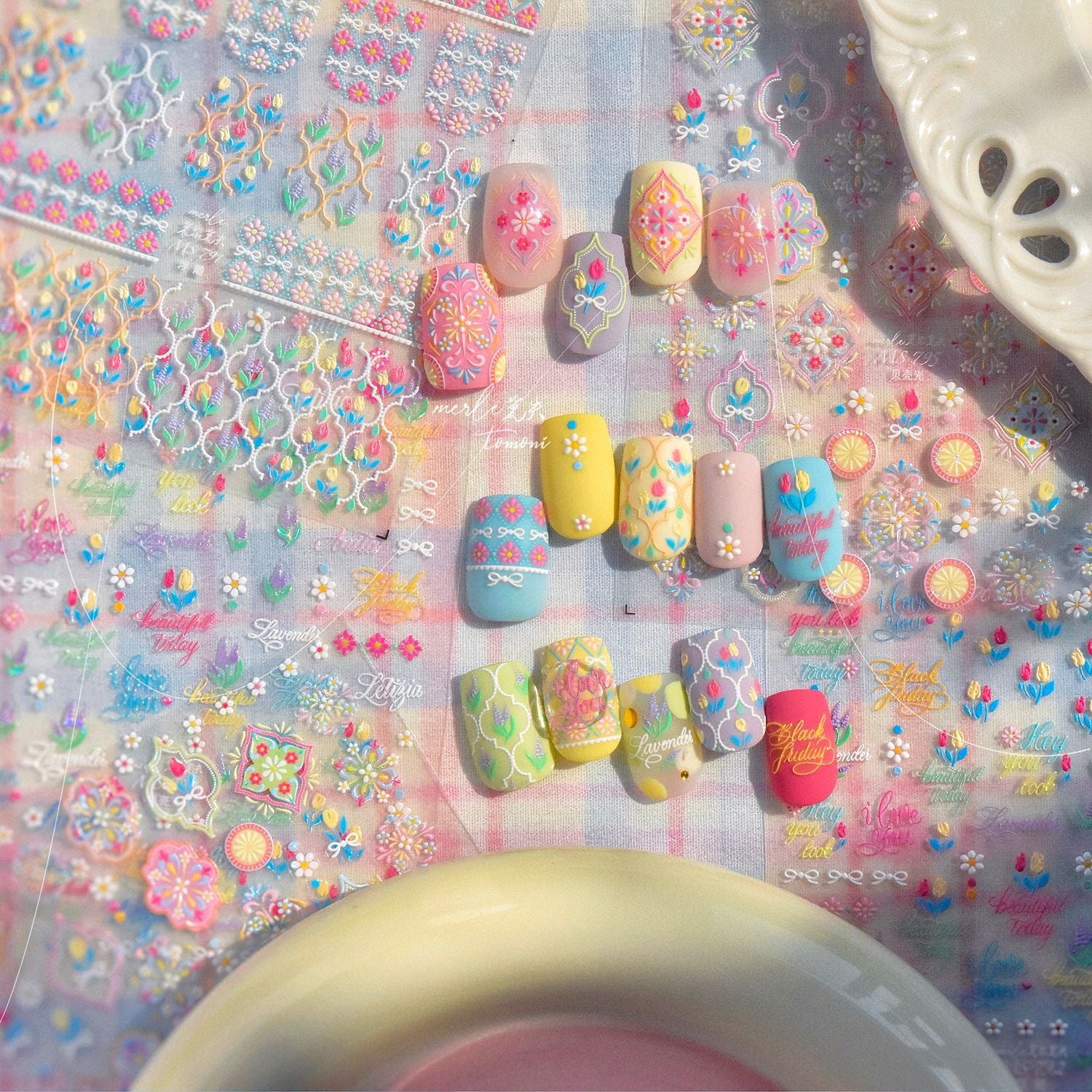 粉彩摩洛哥系列：「迷人摩洛哥花磚」— 3D 浮雕甲貼