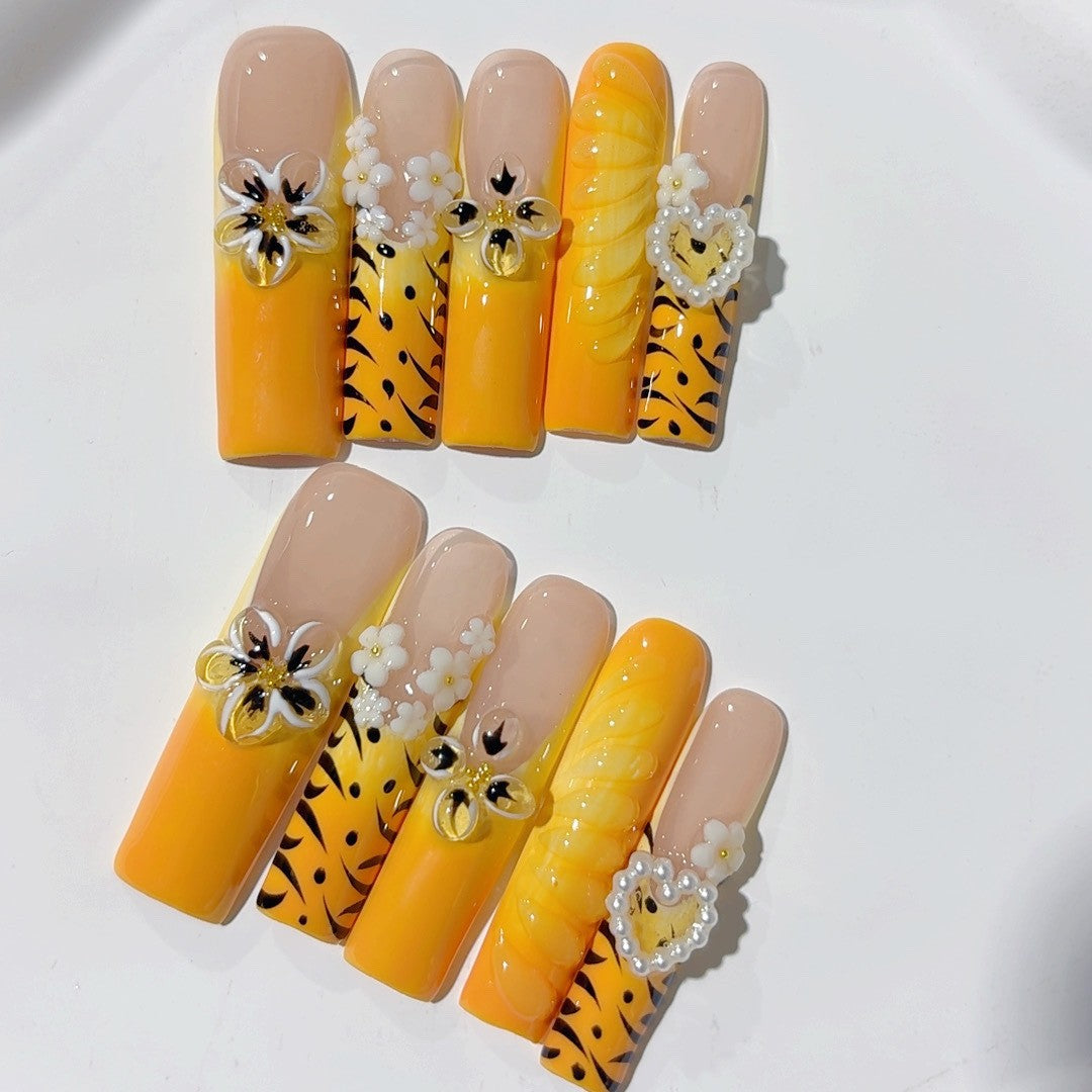 Golden Floral Pearl Tiger Art Press On Nail Set