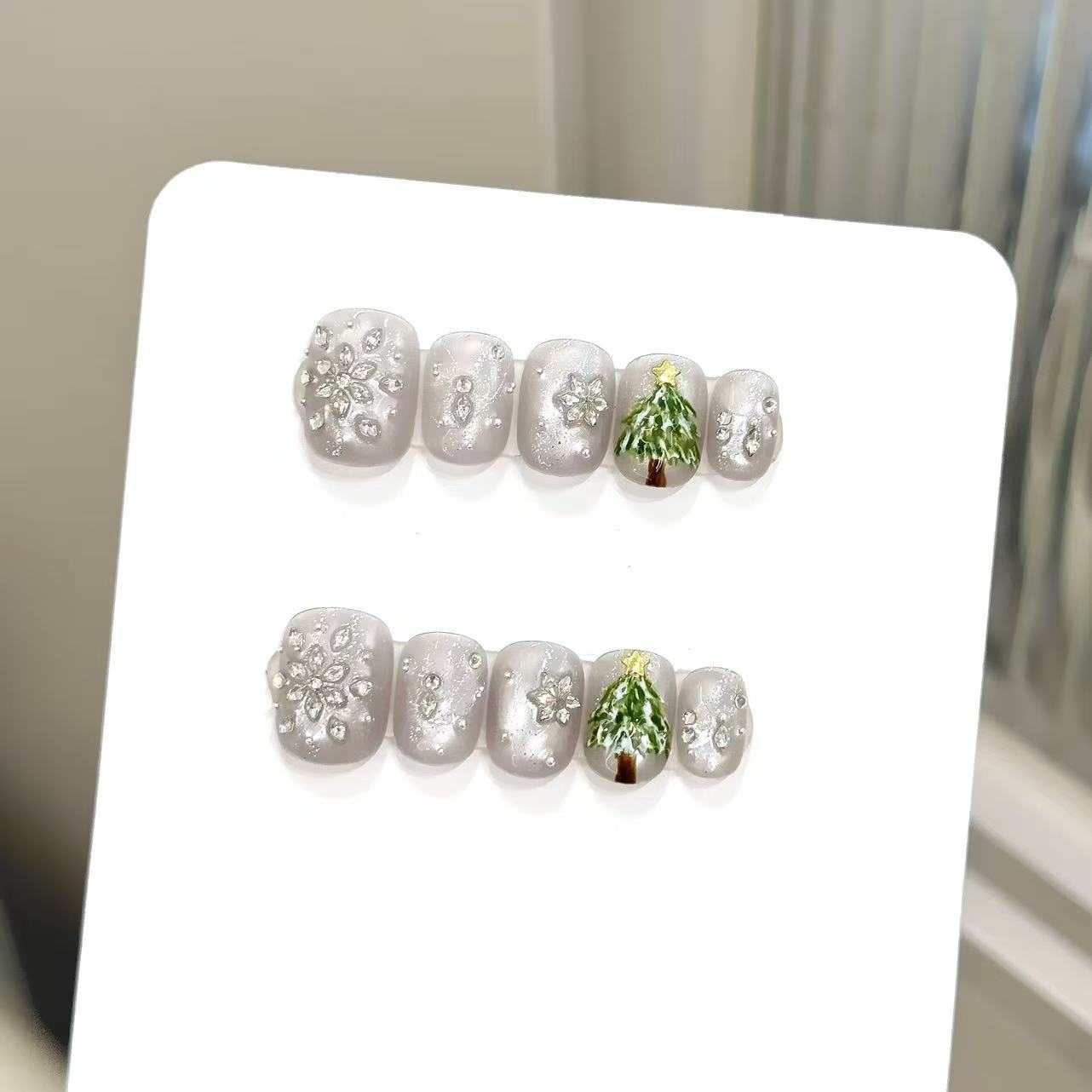 Snowy Christmas Cat‑Eye Press‑On Nails – Crystal Snowflake Tree Design