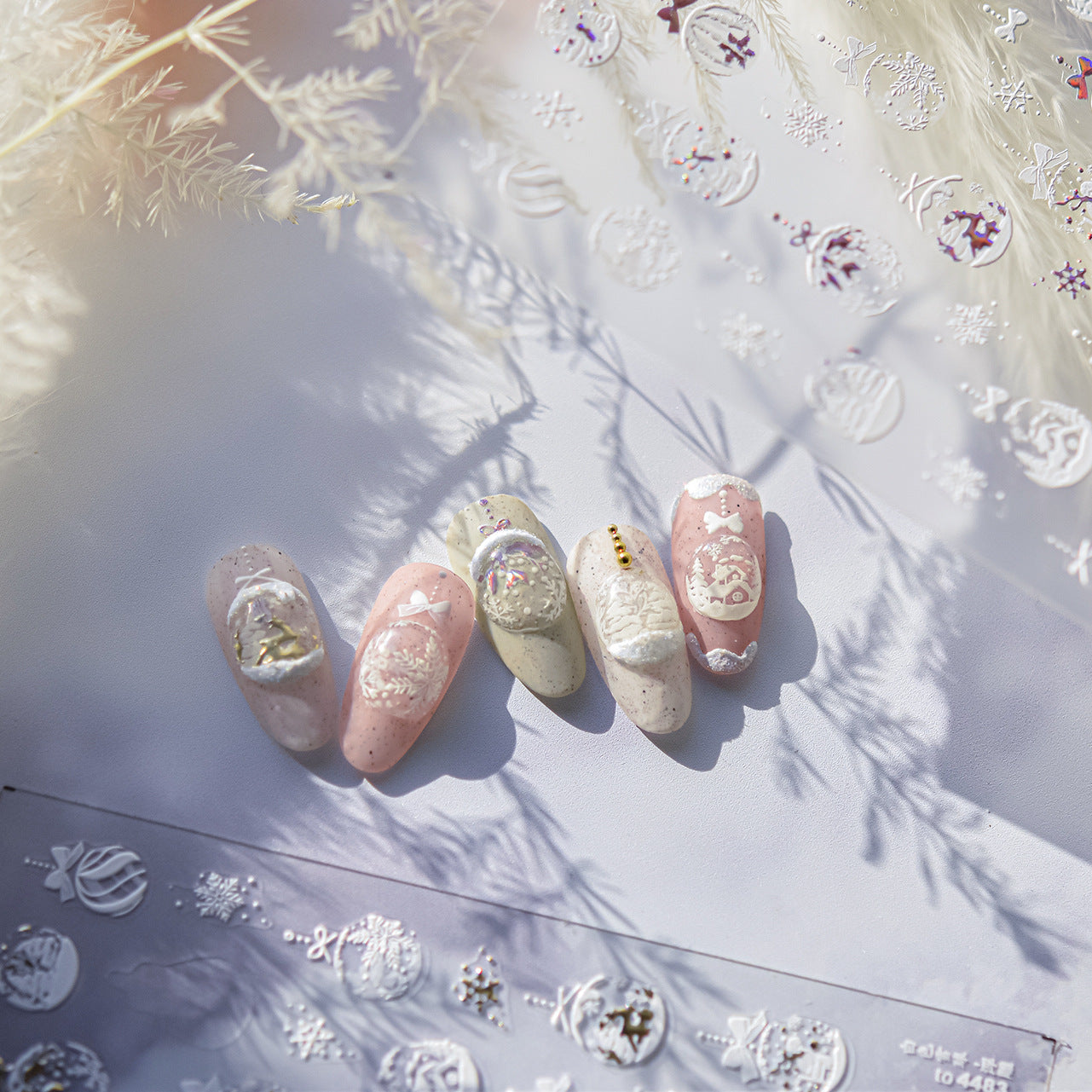 365nails: 홀로그램 크리스마스 스노우글로브 – 네일 아트 스티커