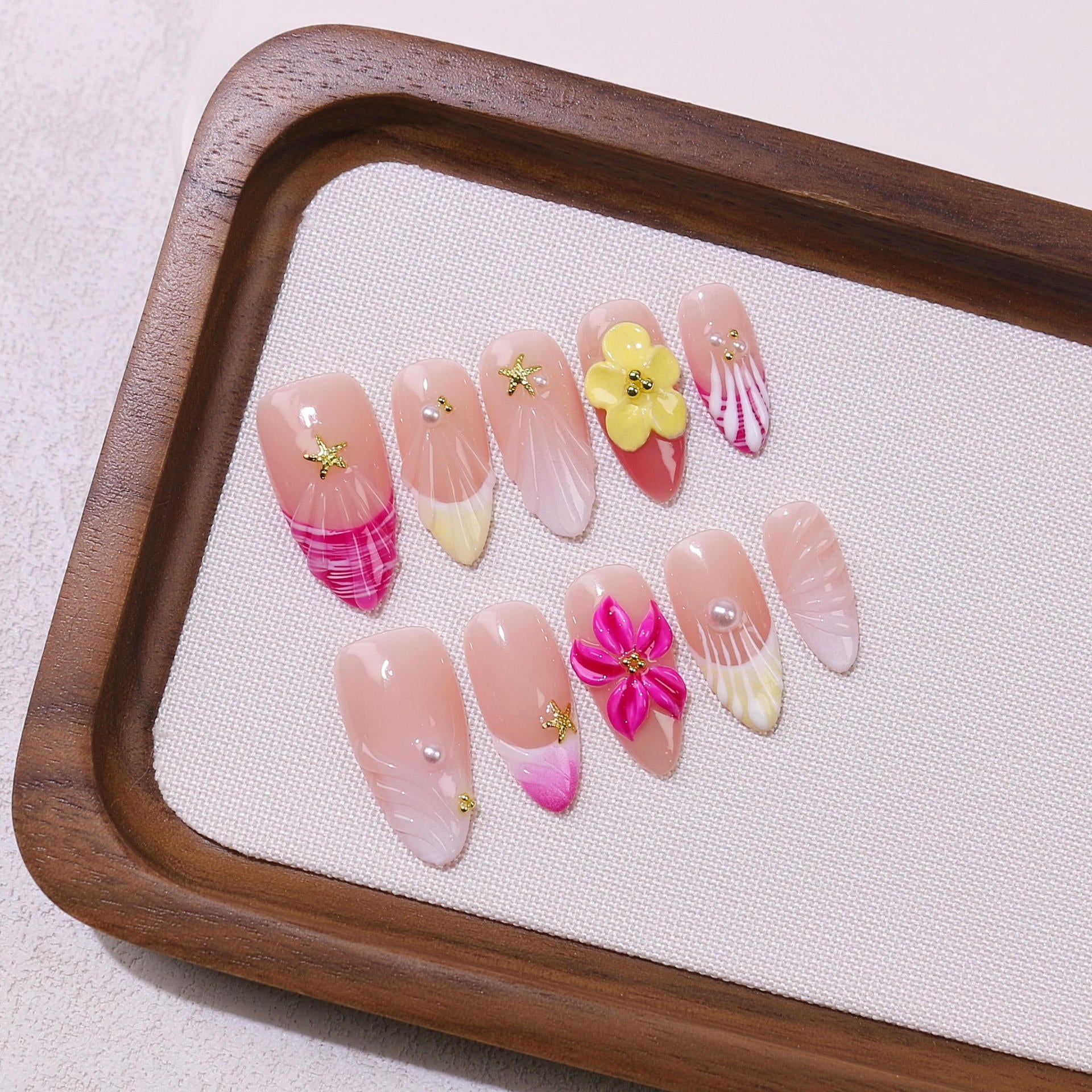 365nails-綻放混搭：「繽紛花卉」 – 杏仁形 手工製 3D 雕刻 穿戴甲