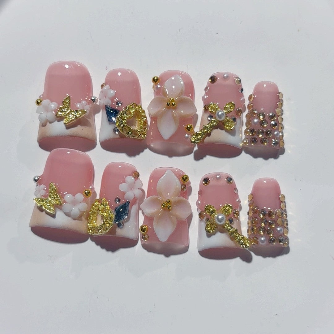Sakura Bloom: "Flor de Cerejeira e Filigrana Dourada" – Unhas Postiças Curtas Amêndoa