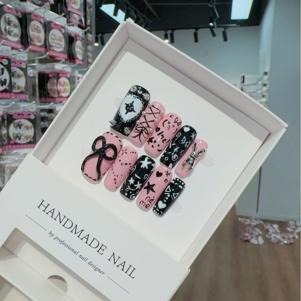 365nails: "Punk Princess" – 3D Bowknot & Graffiti Art Handmade Short Square Nails