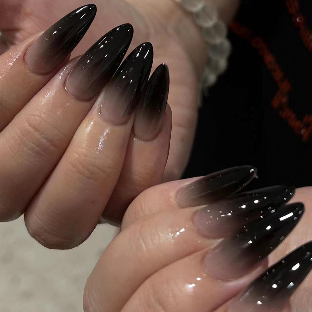 할로윈 블랙 프렌치 그라데이션 매니큐어 숏 아몬드형 재사용 가능 프레스온 네일｜365nails