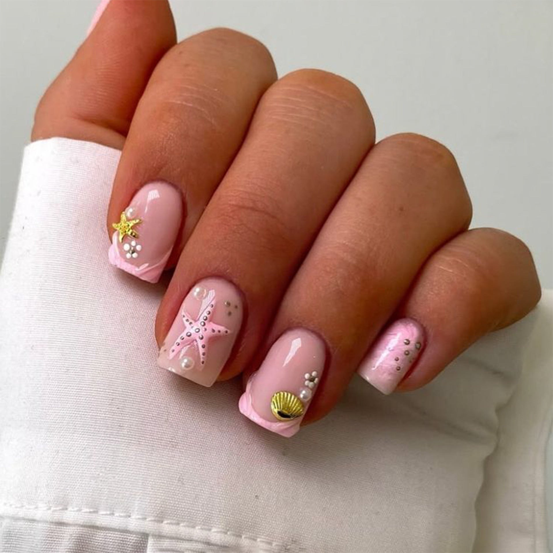365nails: "Pink Beach Starfish Square" – French Tip Press-on Nails