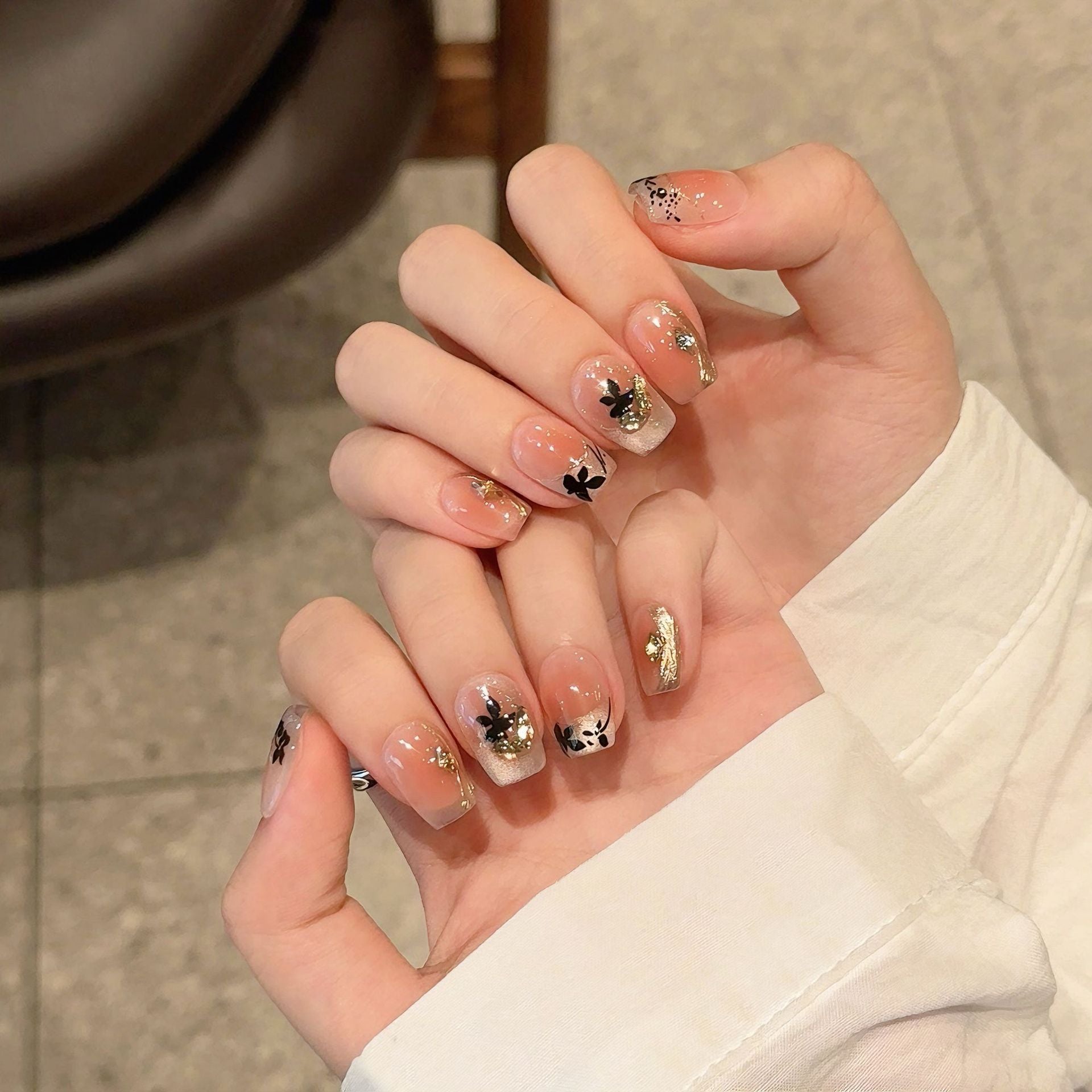 365nails: "Midnight Bloom" – Unhas Postiças Artesanais Pretas Florais 3D Formato Caixão